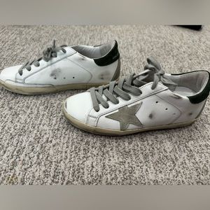 Golden Goose Super-Star Classic with dust bag and box